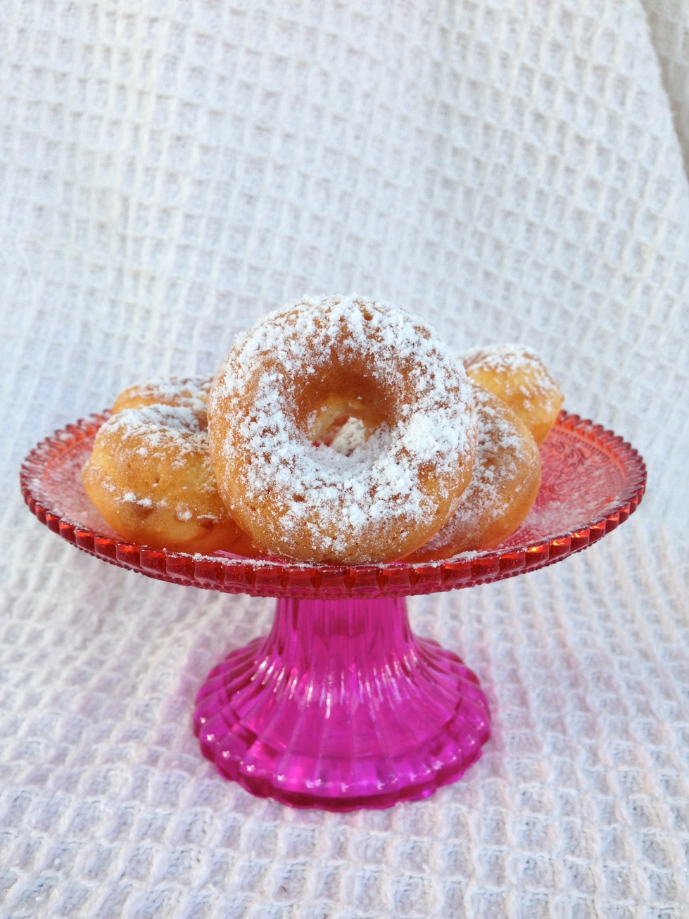 Rum baked donuts / doughnuts with booze | the hungry mum
