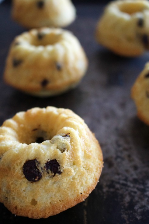 Mini bundt cakes with choc chips